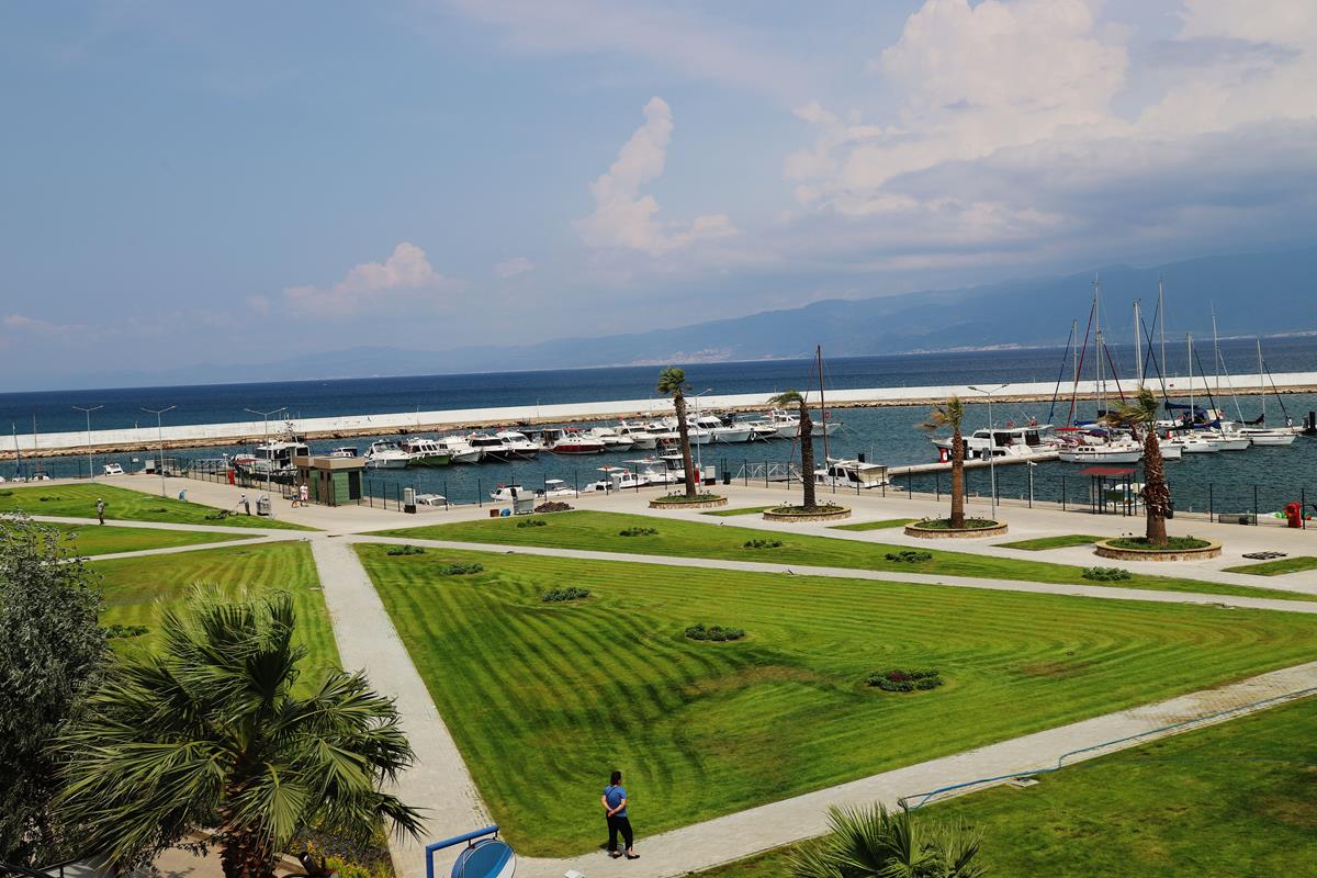 Burhaniye Yat Limanı